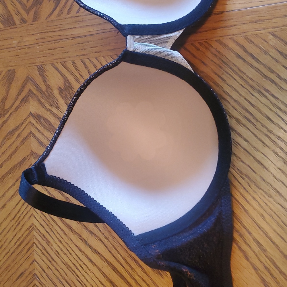 4 Bras - Picture 14 of 14